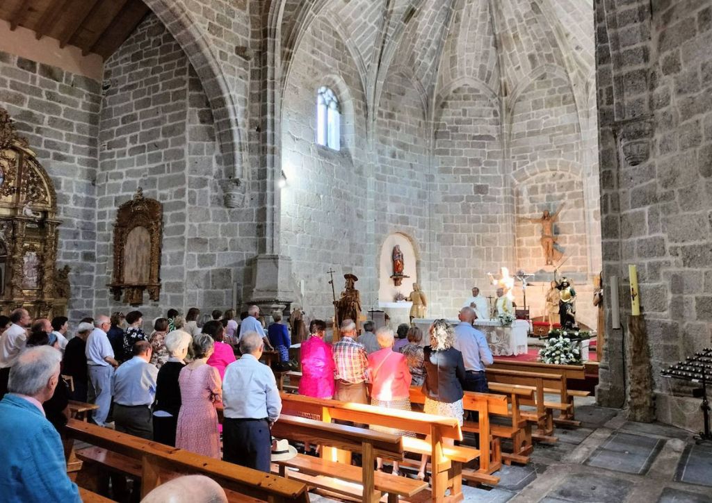 Fiestas-de-San-Miguel-en-Fuenterroble.Foto_.Archivo.